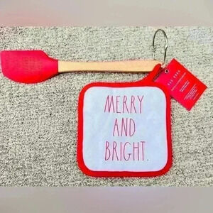 NEW Rae Dunn Measurements Spatula & Potholder SET on binder Ring MERRY & BRIGHT